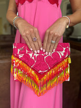 Cargar imagen en el visor de la galería, Oaxaca Floral Clutch Rosa