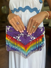 Cargar imagen en el visor de la galería, Oaxaca Floral Clutch Morado