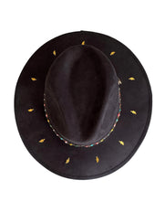 Cargar imagen en el visor de la galería, Evil Eye Gamuza Negro