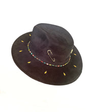 Cargar imagen en el visor de la galería, Evil Eye Gamuza Negro