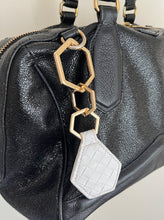 Cargar imagen en el visor de la galería, Clip portasombrero