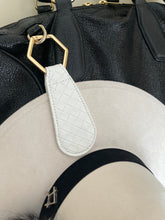 Cargar imagen en el visor de la galería, Clip portasombrero