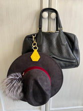 Cargar imagen en el visor de la galería, Clip portasombrero