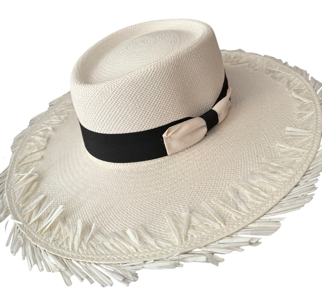 Sombrero St. Tropez Cordobés Marfil con Moño