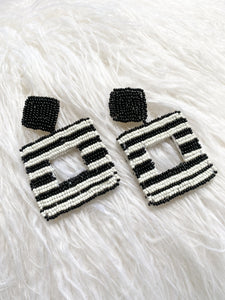 Aretes Geométricos Negro/Blanco