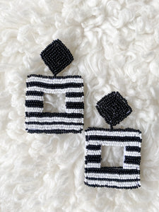 Aretes Geométricos Negro/Blanco